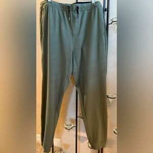 Glyder Turf  Men’s Jogger in Color Basil XXL Never Worn